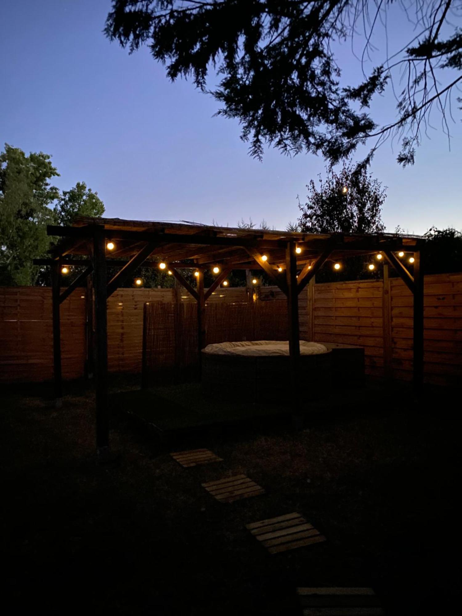 Dependance Privee A La Campagne Avec Spa Saint-Cirice ภายนอก รูปภาพ