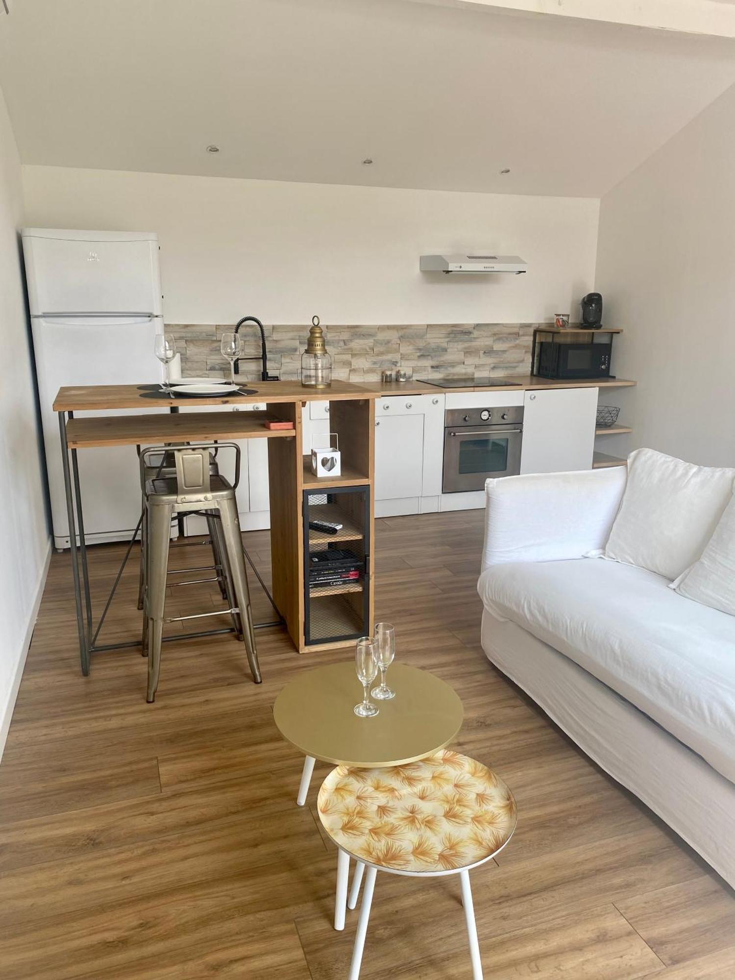 Dependance Privee A La Campagne Avec Spa Saint-Cirice ภายนอก รูปภาพ